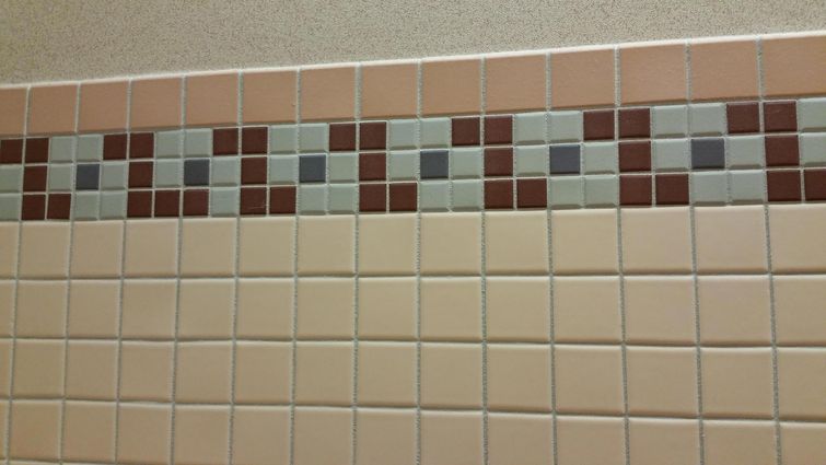 Это могли бы быть нормальные вещи,если бы их не испортили криворукие недостатки в дизайне, глупый дизайн, испорченные вещи, недостатки в вещах