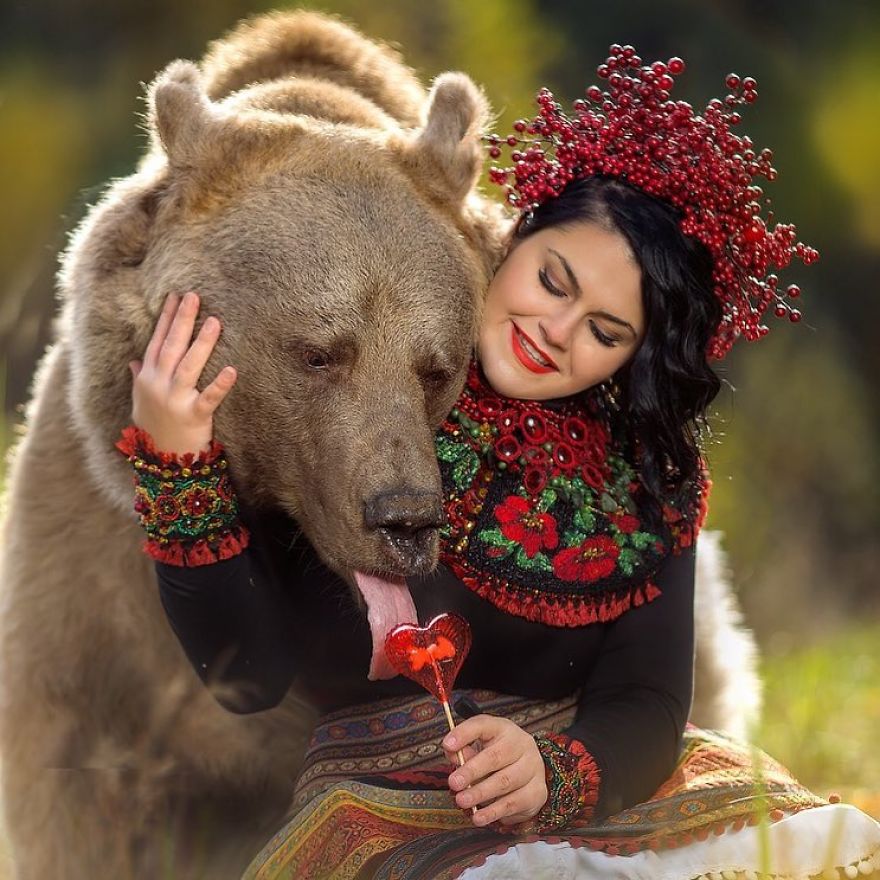 Фотосессия с медведем. Маргарита Карева медведь Степан. Фотосессия медведь Степан Мария Фетисова. Фотосессия с медведем Степаном. Русский медведь Степан.