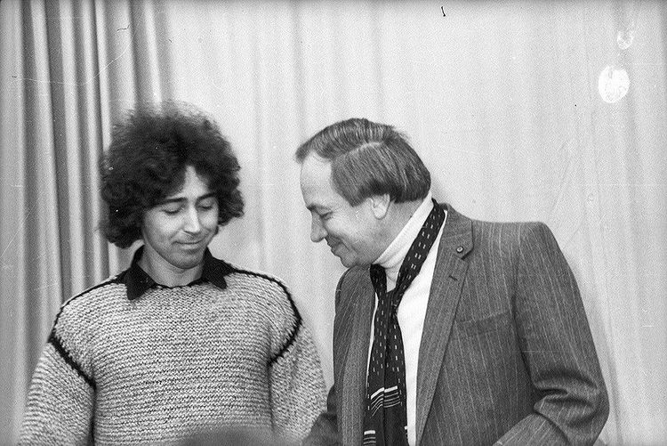 04-13-17-16184818221833104144