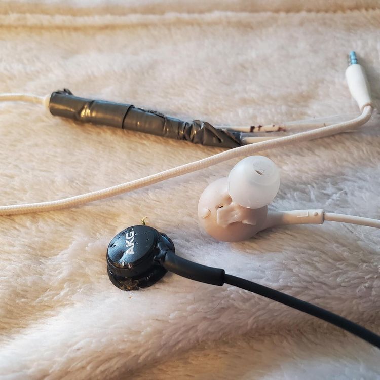 04-15-36-1619786181622959376