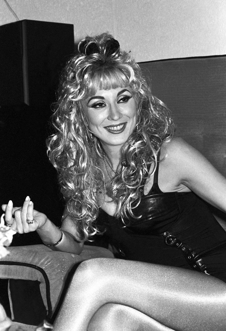 04-18-01-1619708489426489720