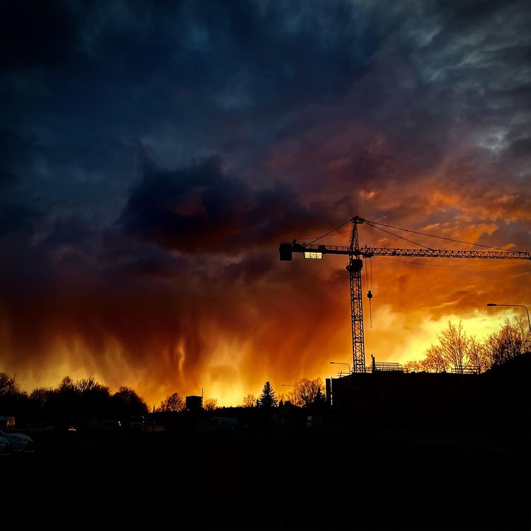 04-21-55-16196361411240230761