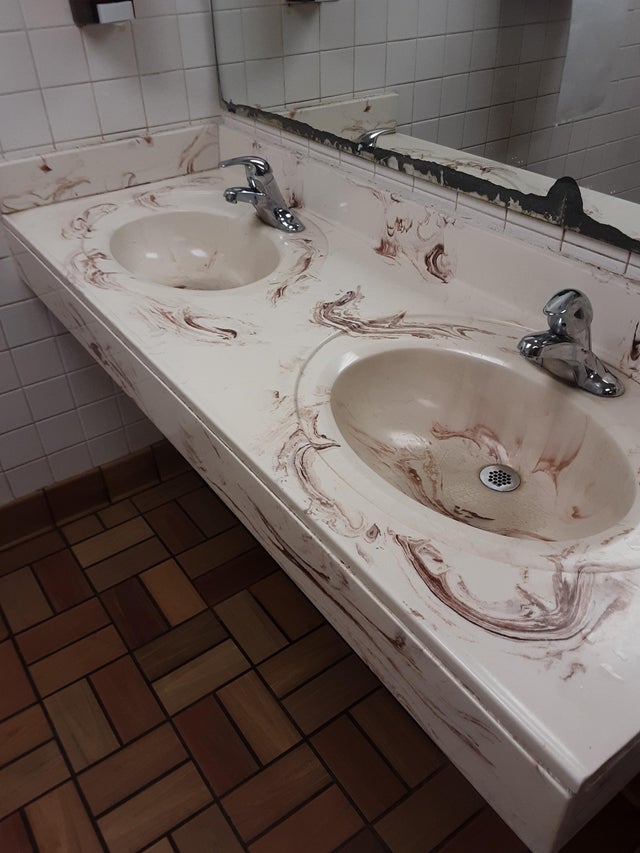 05-12-45-16201215351665287751