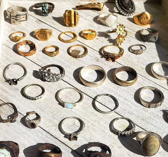 06-12-09-1624352953709795624