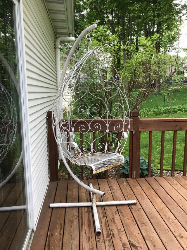 06-16-42-162333257386294452