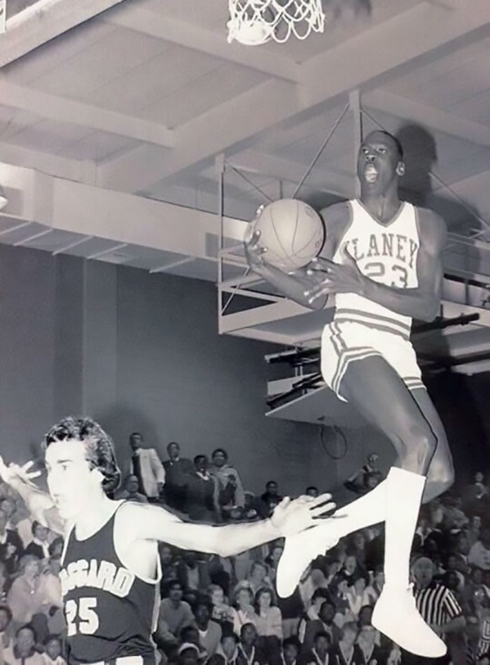 07-15-32-1625574755869193946