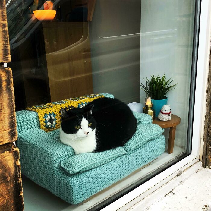 07-16-40-16275660381417860681