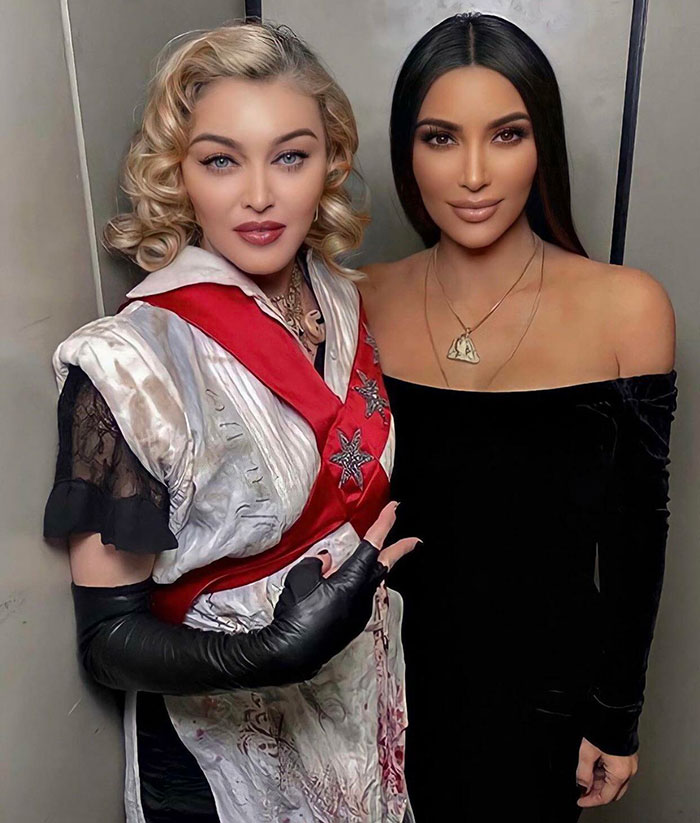 10-15-32-16340419251021523126