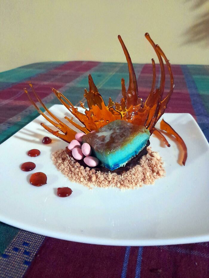 12-10-57-1639468627883713736