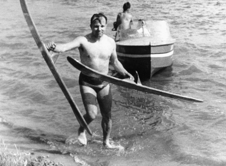 12-18-06-1639667177707381445