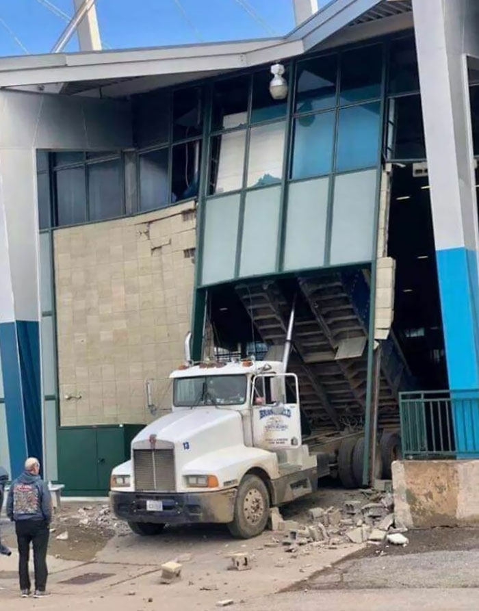 02-14-13-16457875871746791826