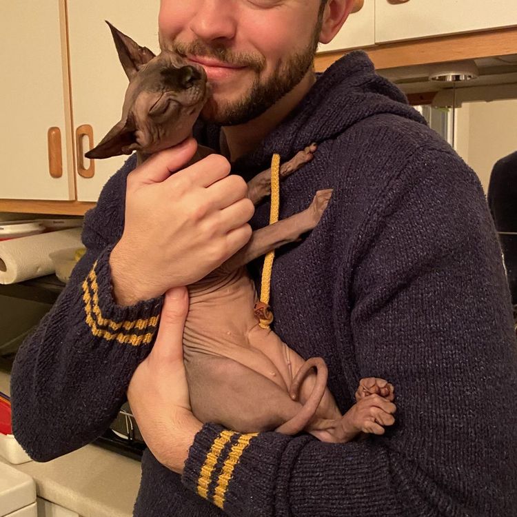 02-21-30-1644258620544083973