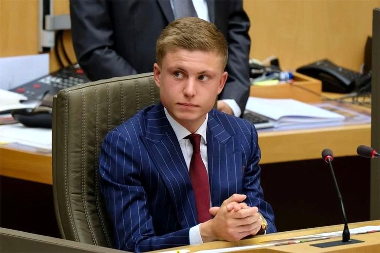 03-11-35-16472469221274393829