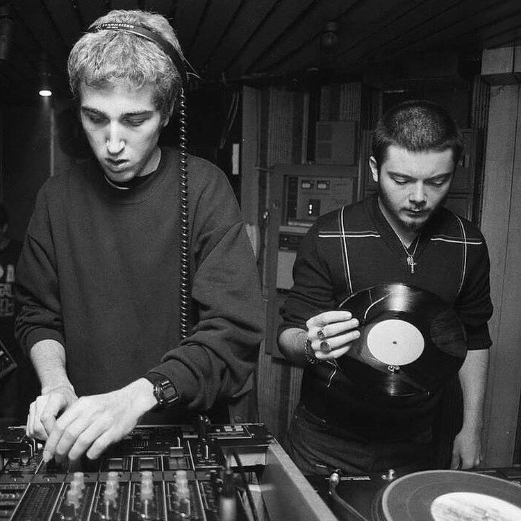 03-12-31-16462134621421284350