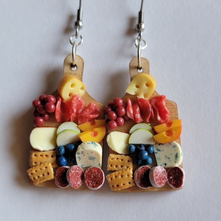 03-21-40-1648492852471621535