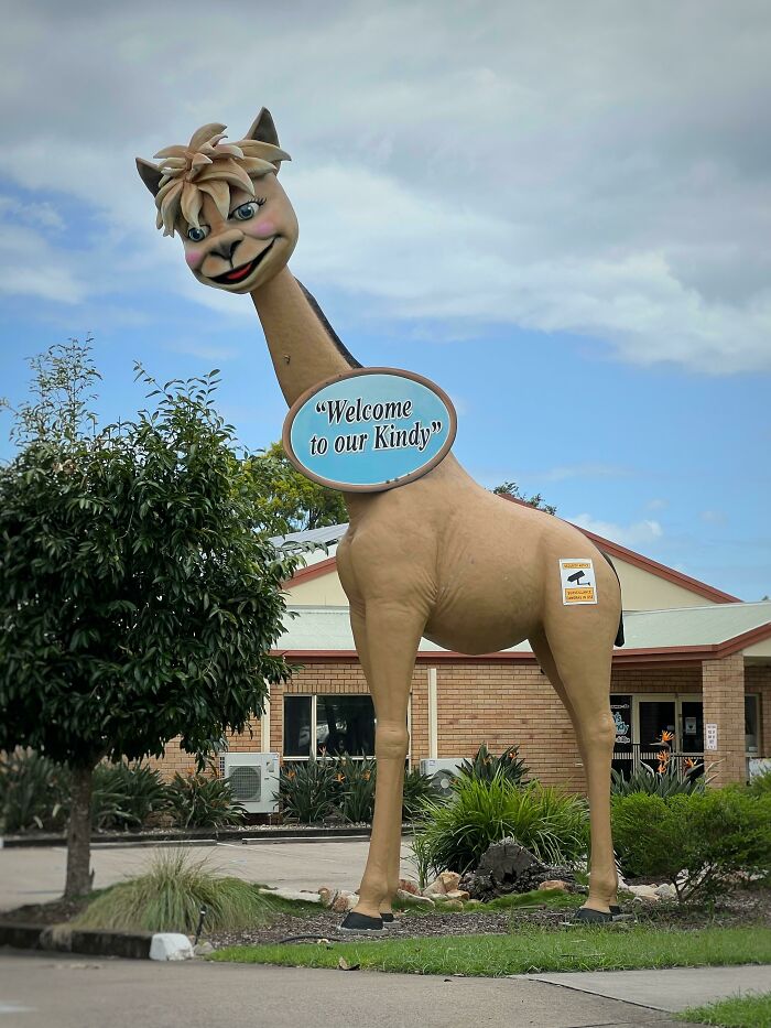 04-12-38-16497563051194922786