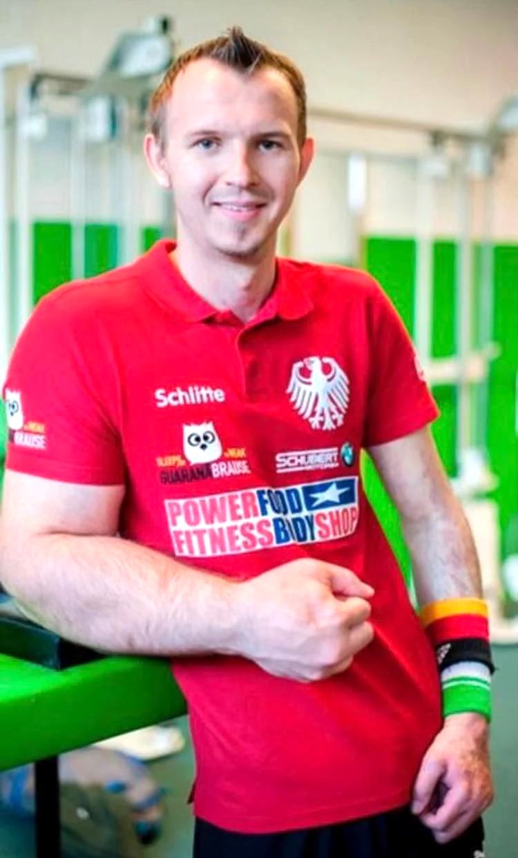 04-12-46-1650880001504210961