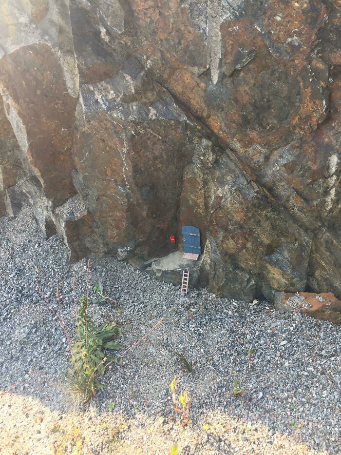 04-14-03-16497614091665540413