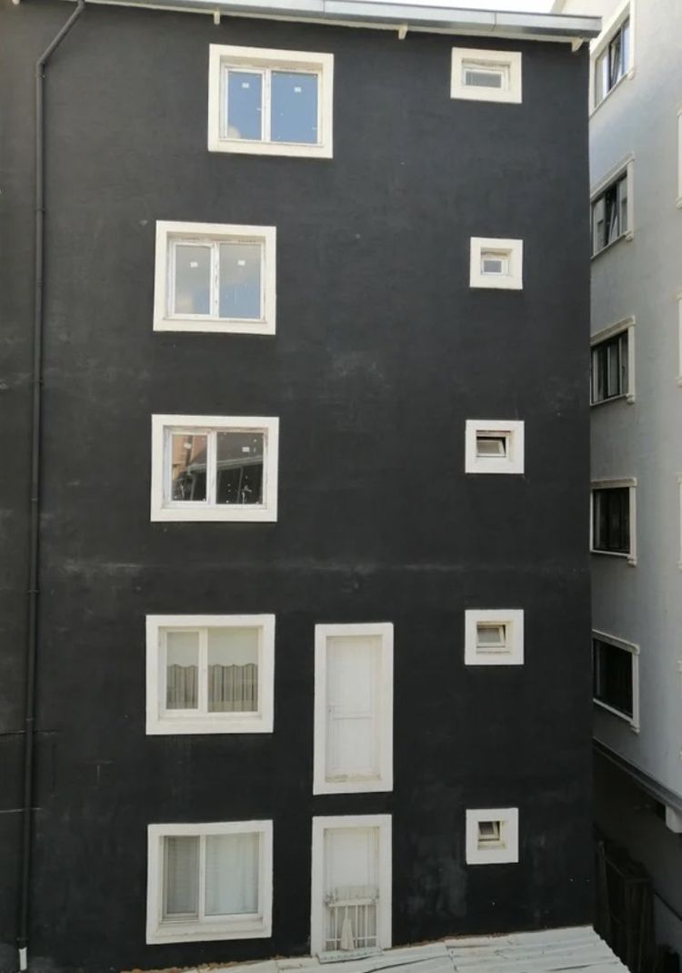 06-12-09-1654247373909061161