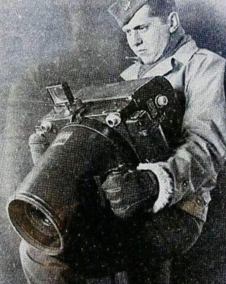 06-12-35-16546809311202736350