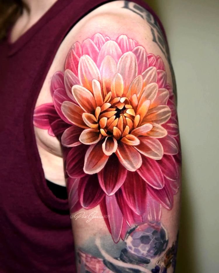 06-14-18-1654773502141571141