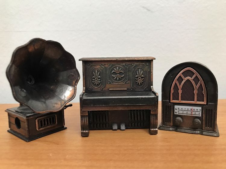 06-14-37-1654515422935383471