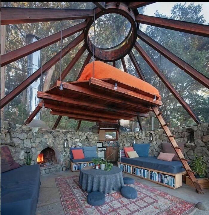 08-13-41-1660041702395363047