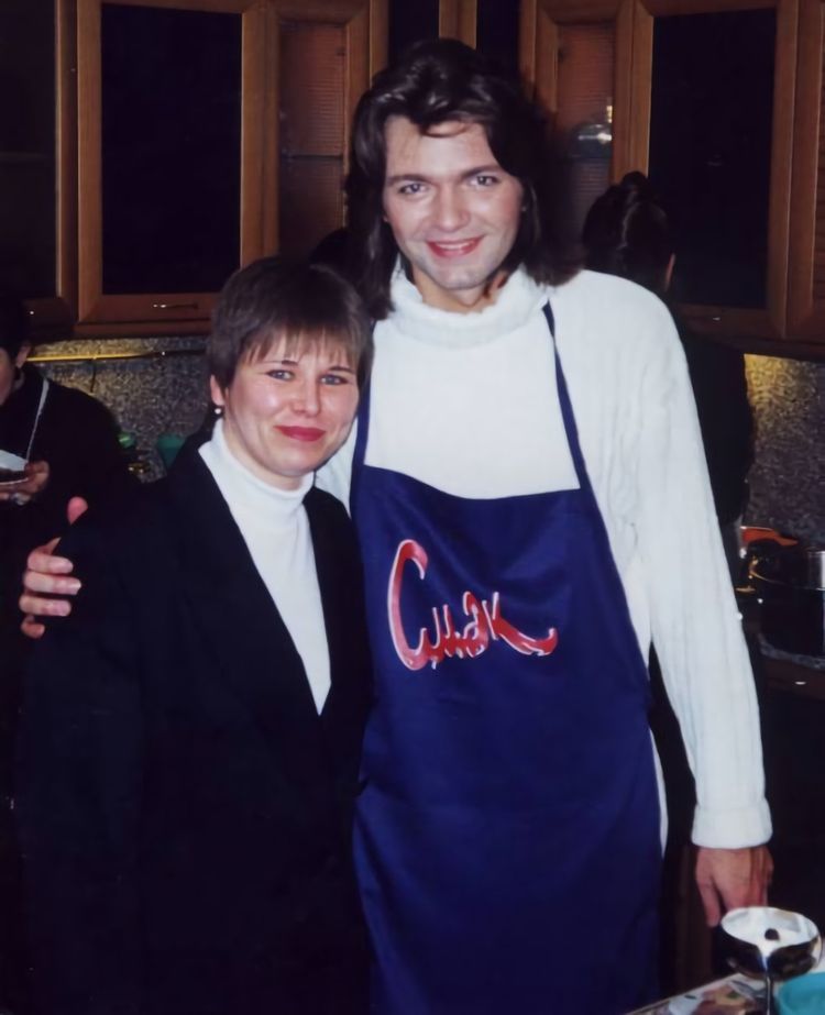 08-15-54-16609136951711402160