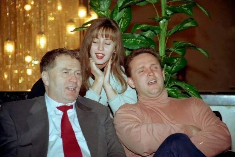 08-15-55-16609137091104739444