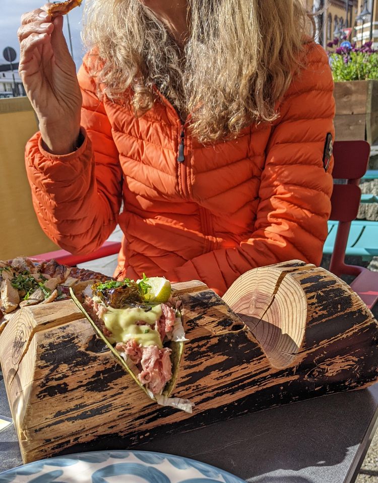 08-16-03-16595317981549588757