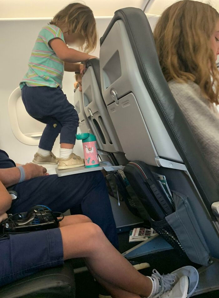 09-18-12-1662477125199374055