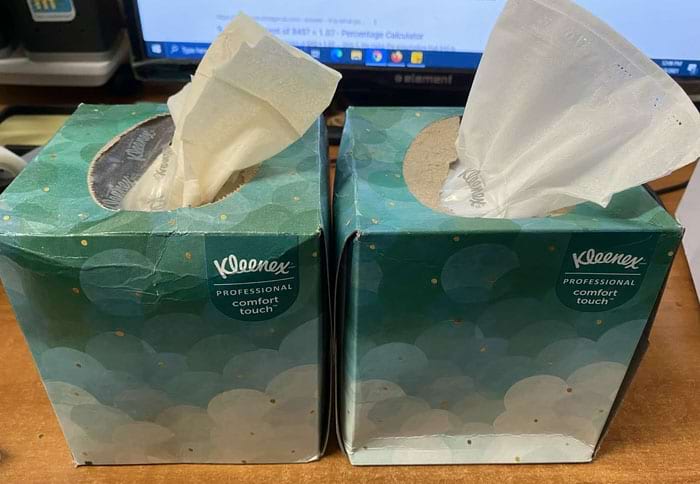 коробкb с салфетками Kleenex