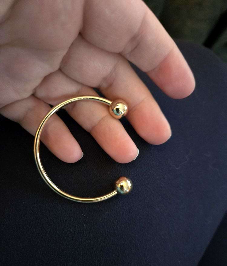 часть платья в виде полукольца