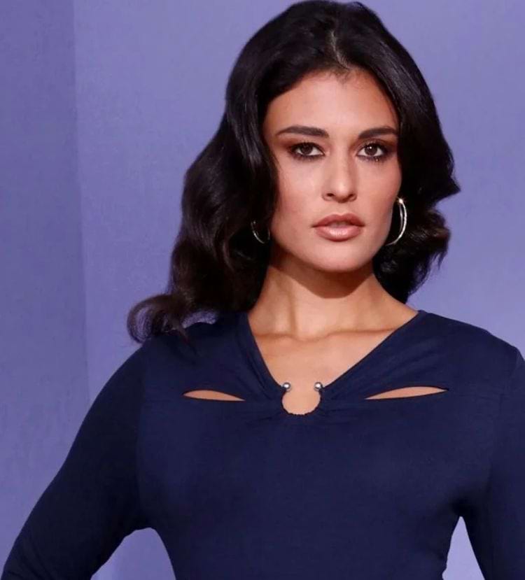 часть платья в виде полукольца