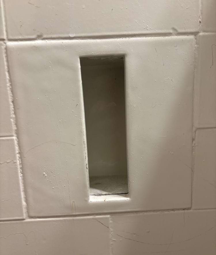 диспенсер для салфеток в ванной