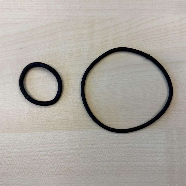 новая резинка для волос по сравнению со старой