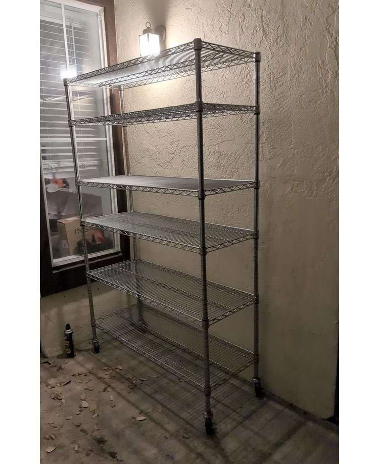 металлическая полка на колесиках