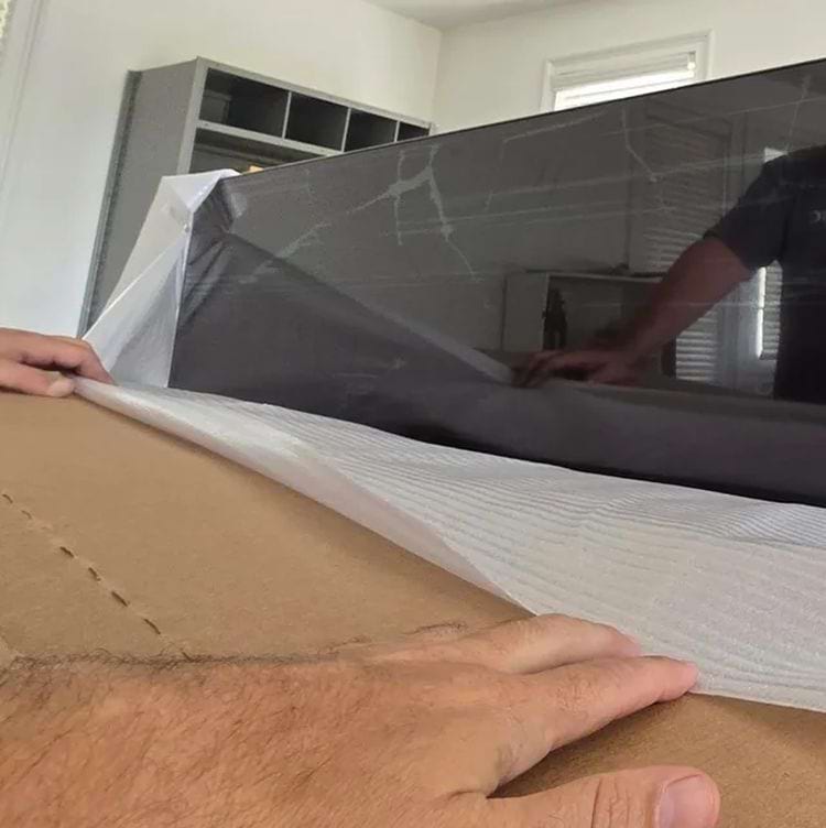 экран с телевизора с трещинами после доставки