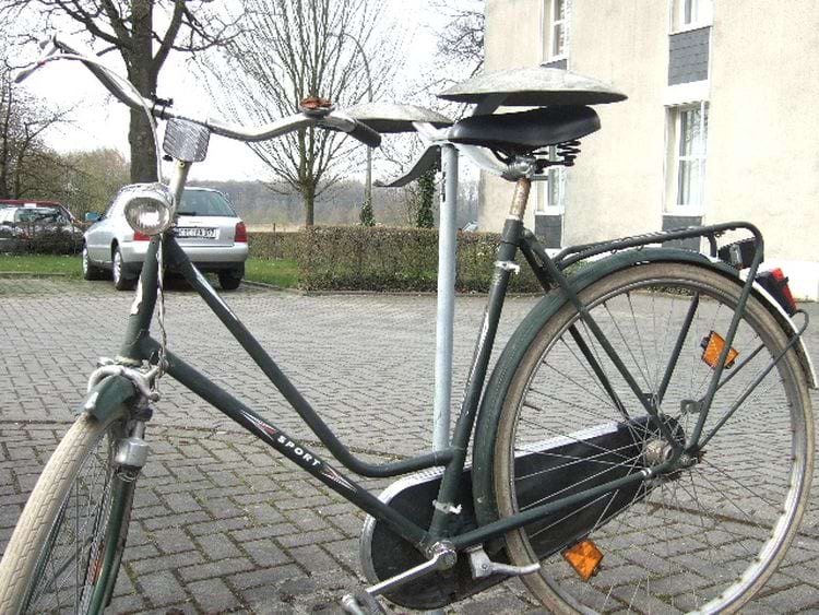 парковочные места для велосипедов с защитой седла от дождя