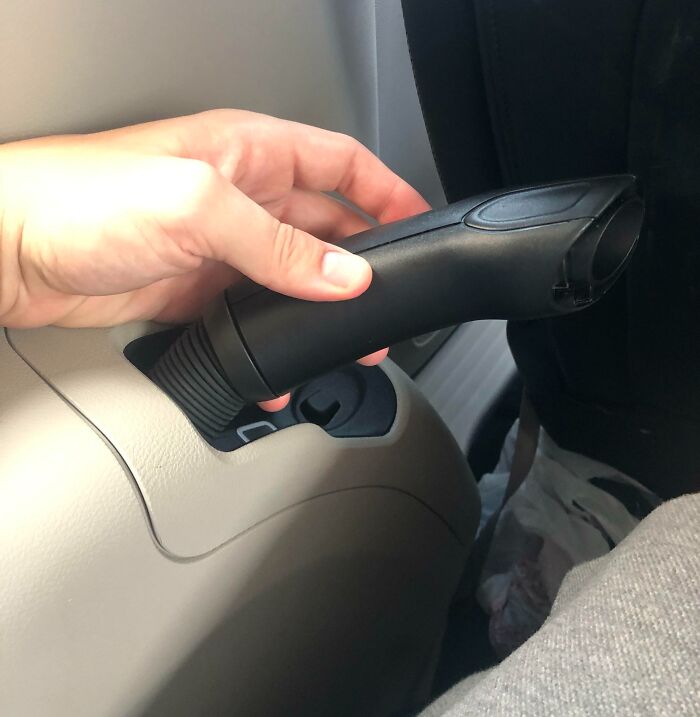 пылесос встроенный в дверь автомобиля