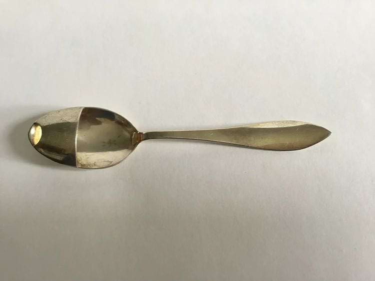 мерная ложка, её использовали, чтобы давать жидкие лекарства детям