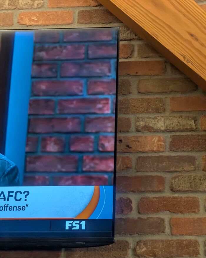 Фон телевизора и стена идеально сочетаются