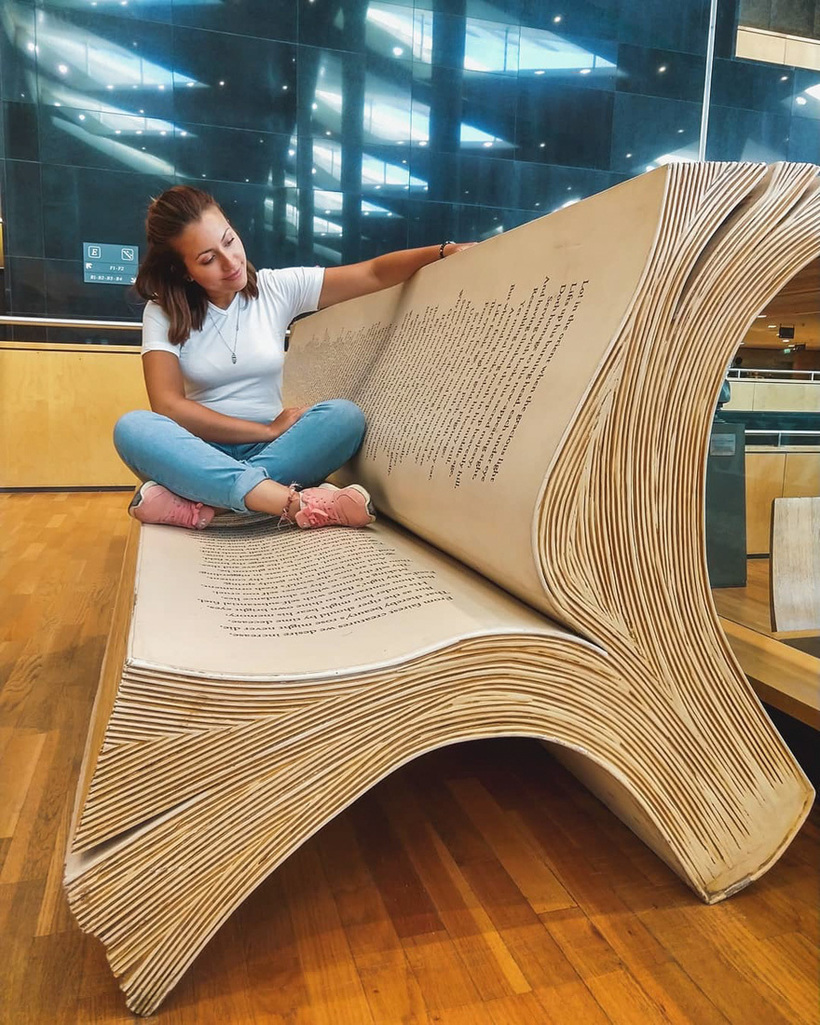 book-bench-library-of-alexandria-egypt-2