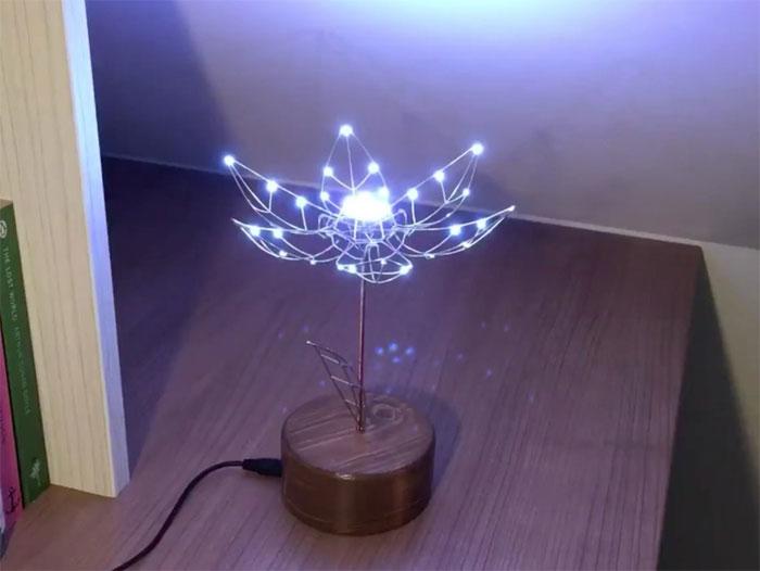 механический цветок, механический тюльпан, механический цветок расцветает от прикосновения