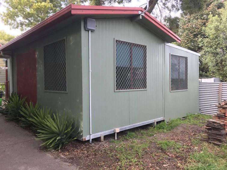 построила дом чтобы не брать ипотеку, собственный дом за 10000 долларов, женщина построила дом, построила дом для себя и детей