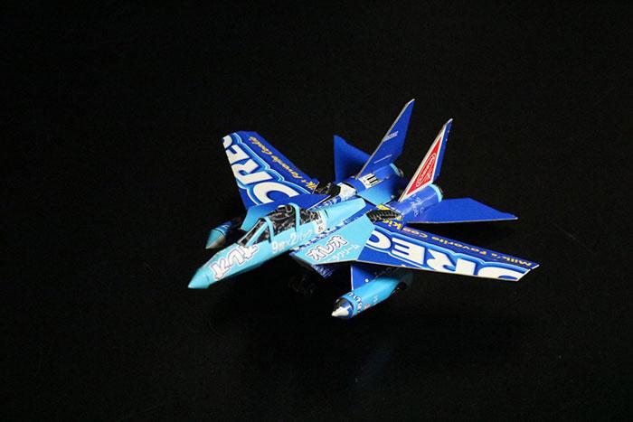 Японский художник превращает упаковку продуктов в искусство, харуки, @ 02ESyRaez4VhR2l