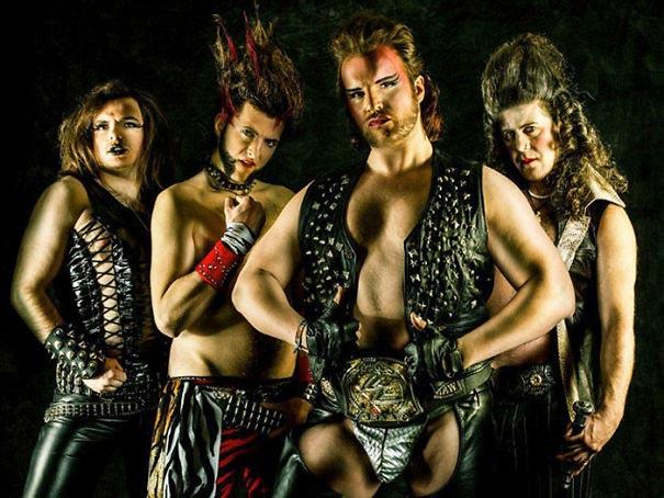 метал-группы пытались сделать брутальные фотографии, в 80-е металлисты выглядели смешно