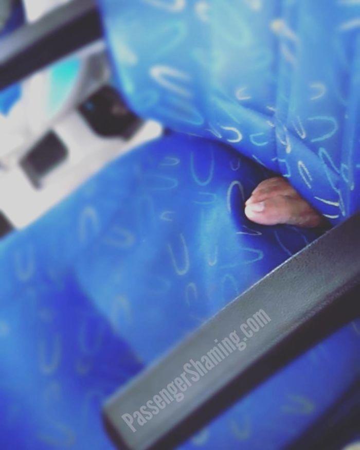 Пассажиры из ада или люди, глядя на которых вы будете рады, что они не сели рядом с вами Пассажиры из ада, Passenger Shaming, ужасные пассажиры самолётов