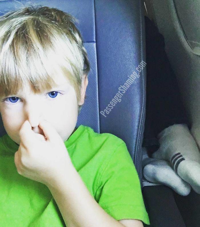 Пассажиры из ада или люди, глядя на которых вы будете рады, что они не сели рядом с вами Пассажиры из ада, Passenger Shaming, ужасные пассажиры самолётов