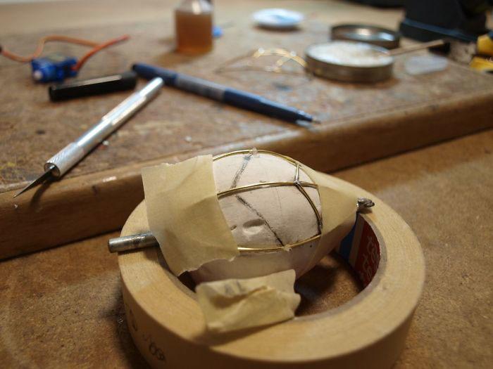 механический цветок, механический тюльпан, механический цветок расцветает от прикосновения